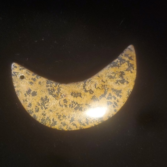 New Brown Scenery Stone Carved Crescent Moon Pendant. - Picture 1 of 10